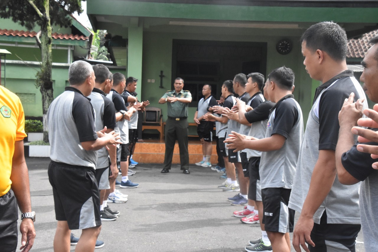 Prajurit dan PNS Korem 073/Makutarama laksanakan sosialisasi pencegahan Virus Corona